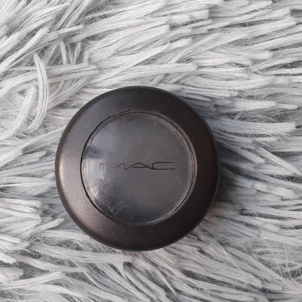 Mac cosmetics eyeshadow